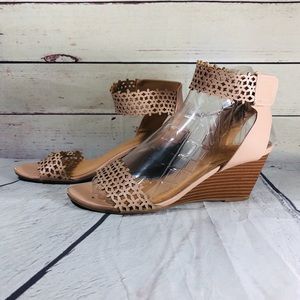 LAST CHANCE XOXO Sadler Di Cut Gladiator Sandals